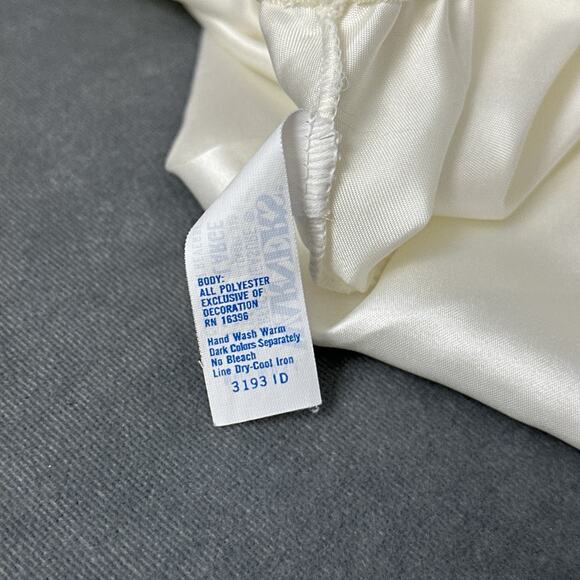 Vintage Warner's Satin Half Slip Skirt A-Line Walking Slit Size Large Ivory USA - Picture 6 of 6